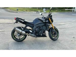 YAMAHA FZ8 ÉDITION SP-R DE 2012