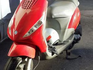 SCOOTER PIAGIO 100 CC MODÈLE ZIP