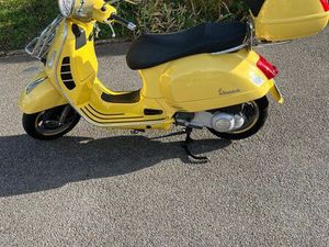 BEAU VESPA 250 IE