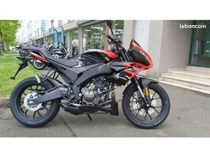 ◊APRILIA TUONO 125 ROUGE – 1 100 DE RÉDUCTION – FINANCEMENT POSSIBLE : 84/MOIS SUR 48 MOIS◊
