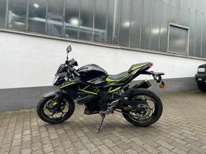 KAWASAKI Z125 (2022) TÜV NEU