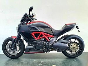 DIAVEL CARBON