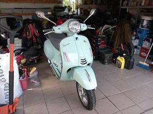 NEUWERTIGE VESPA GTS 300 ZU VERKAUFEN