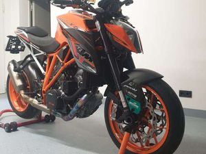 SUPER DUKE R