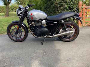 TRIUMPH STREET TWIN 900 ROADSTER/RETRO PETROL MANUAL EURO 4 (54 PS) 900 CC