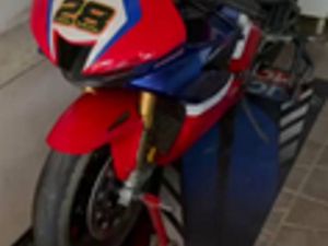 HONDA CBR 1000 RR R SP
