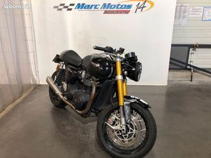 TRIUMPH 1200 THRUXTON RS