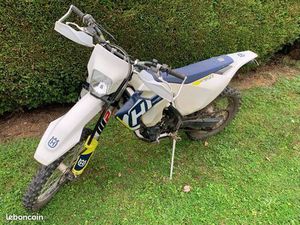 MOTO HUSQVARNA 350FE
