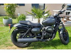 HYOSUNG GV 125 BOBBER