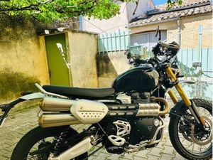 TRIUMPH SCAMBLER 1200 XE