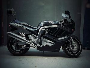 SUZUKI GSX R 1100