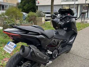 YAMAHA TMAX 560