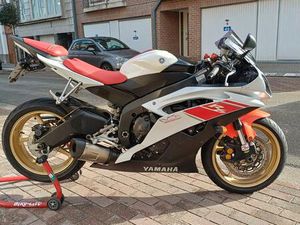 ② YAMAHA R6 ANNÉE 2006 RJ11
