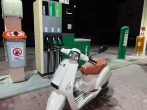 ② 80 CC NECO LOLA B KLASSE