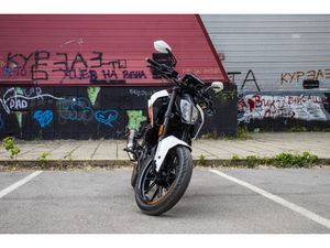 KTM DUKE →