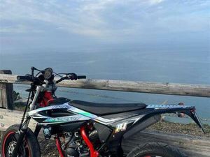 VENDO BETAMOTOR RR 50 MOTARD SPORT (2021 - 25) USATA A PESARO (CODICE 9892273) - MOTO.IT