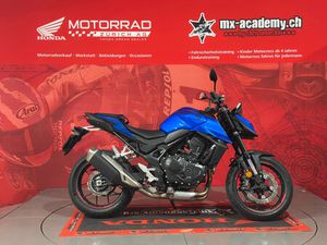 HONDA CB 750 HORNET, NAKED, MODÈLE DÉMO, CHF 7'700.-