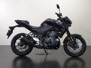 YAMAHA MT-03 ZWART