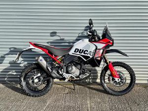 DUCATI DESERTX 937 RALLY DUCATI QUICK SHIFT EURO 5 937 CC