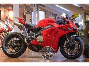 DUCATI PANIGALE V4 *FULL AKRAPOVIC EXHAUST SYSTEM - FULL PPF - FINANCE AVAILABLE* 1103 CC