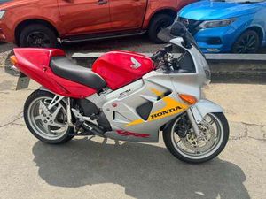 HONDA VFR800X RED MANUAL PETROL 2000