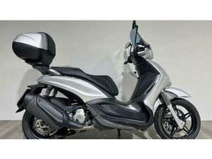 VENDO PIAGGIO BEVERLY 300 S I.E. ABS-ASR (2016 - 20) USATA A GRANDATE (CODICE 9891982) - MOTO.IT