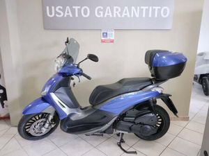 VENDO PIAGGIO BEVERLY 300 S I.E. ABS-ASR (2016 - 20) USATA A PONTEDERA (CODICE 9892047) - MOTO.IT