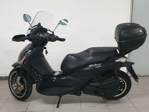 VENDO PIAGGIO BEVERLY 300 I.E. POLICE ABS-ASR (2017 - 20) USATA A ROMA (CODICE 9892213) - MOTO.IT