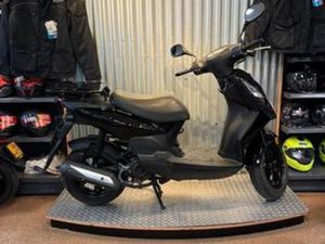 SYM X PRO IN NIEUWSTAAT ZES MAANDEN GARANTIE — SCOOTERS | SYM — MARKTPLAATS