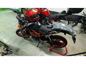 VENDO KTM 390 DUKE ABS (2012 - 16) USATA A ROMA (CODICE 9892135) - MOTO.IT