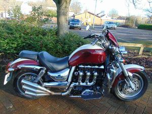 TRIUMPH ROCKET 3 CLASSIC CRUISER SHAFT DRIVE 2006! LOW MILES AWESOME LOOKS/SOUND