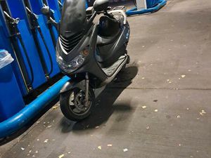 PEUGEOT ELYSTAR 50 MIT HELM