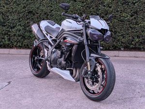 TRIUMPH SPEED TRIPLE 1050 RS - 2019 19