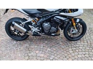 VENDO TRIUMPH SPEED TRIPLE 1200 RR (2022 - 25) USATA A MILANO (CODICE 9892001) - MOTO.IT