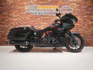 HARLEY-DAVIDSON ROAD GLIDE FLTRXSTSE ST121 CVO ZWART