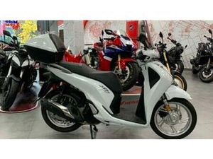 VENDO HONDA SH 150 I (2017 - 19) USATA A MILANO (CODICE 9892205) - MOTO.IT