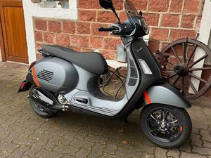 VESPA GTS 300 SUPER SPORT