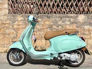 VESPA PRIMAVERA 50 E5 MINT GRÜN - WIE NEU, NUR 328 KM!