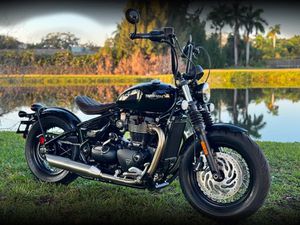 2022 TRIUMPH BONNEVILLE BOBBER