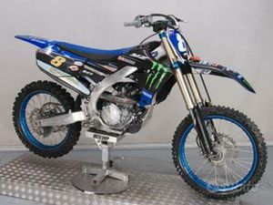 YAMAHA YZ 250 F AKRAPOVIC G.E.T.