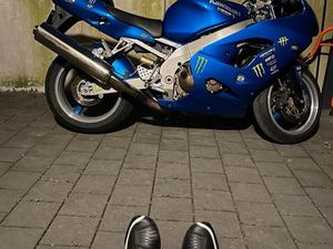 KAWASAKI NINJA ZX 9R