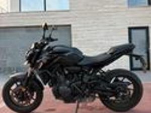 YAMAHA MT-07 PURE 2023 + PIAGGIO SI ANNO 1984