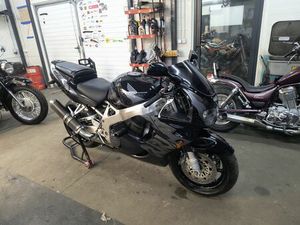 HONDA CBR 900RR SC33 RYRYTAS ORGINALNY STAN OLKUSZ