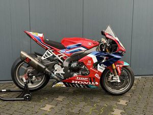 HONDA CBR1000RR-R SP HRP IDM RENNBIKE FLORIAN ALT