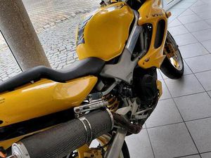 HONDA VTR FIRE STORM EDITION