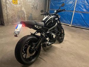 YAMAHA XSR 900 TOP AUSSTATTUNG UND ZUSTAND!!