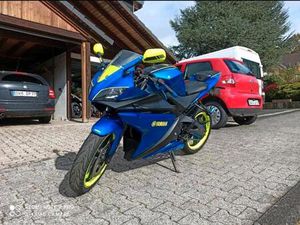 YAMAHA YZF 125R