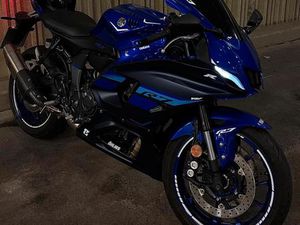 YAMAHA YZF R7 | UNIKAT | 1.HAND | NUR 800KM| AKRAPOVIC