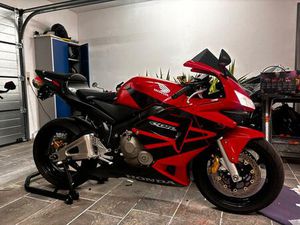 HONDA CBR600R PC37