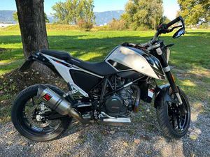 KTM 690 DUKE